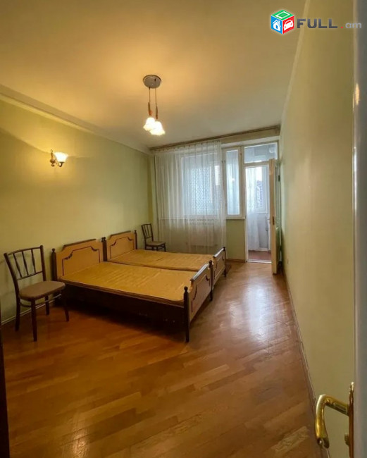 Կոդ 2700454  Ամիրյան փողոց 3 սեն. բնակարան