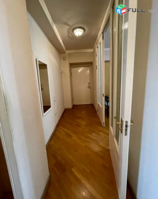 Կոդ 2700454  Ամիրյան փողոց 3 սեն. բնակարան