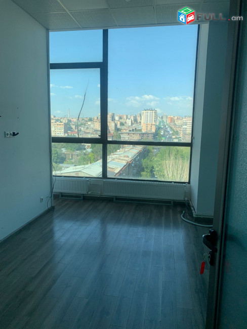 Կոդ 2700473  Գրասենյակային տարածք Հակոբ Հակոբյան փողոցում Արաբկիրում, 500 ք.մ.