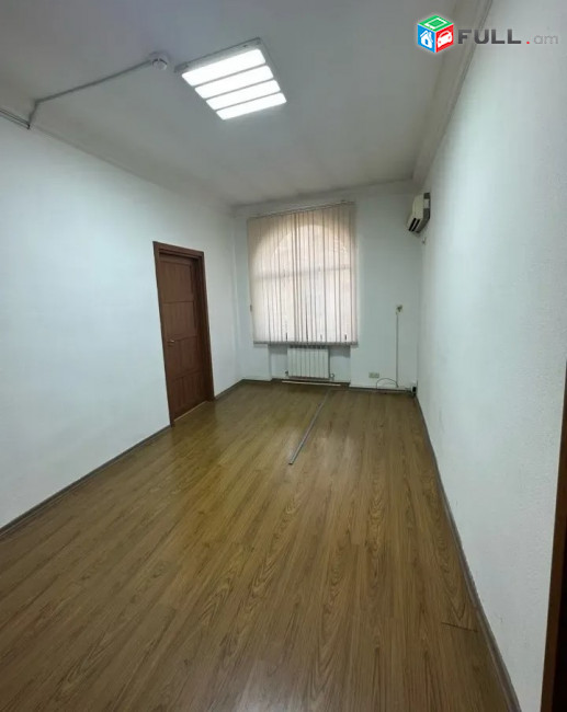 Կոդ 005528  Գրասենյակային տարածք Մովսես Խորենացու փողոցում կենտրոնում, 277 ք.մ.