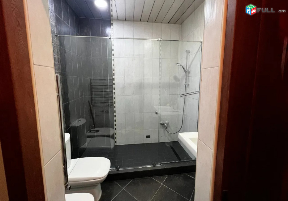 Կոդ 005595  Չայկովսկու փողոց  3 սեն. բնակարան նորակառույց 