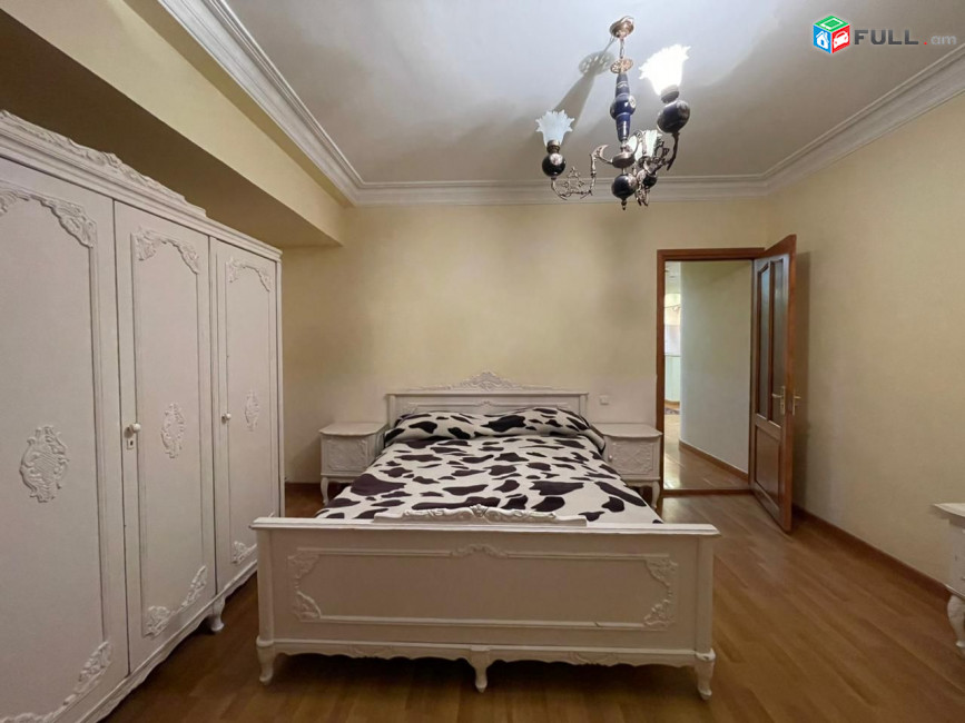 Կոդ 005598  Օրբելի փողոց 3 սեն. բնակարան 