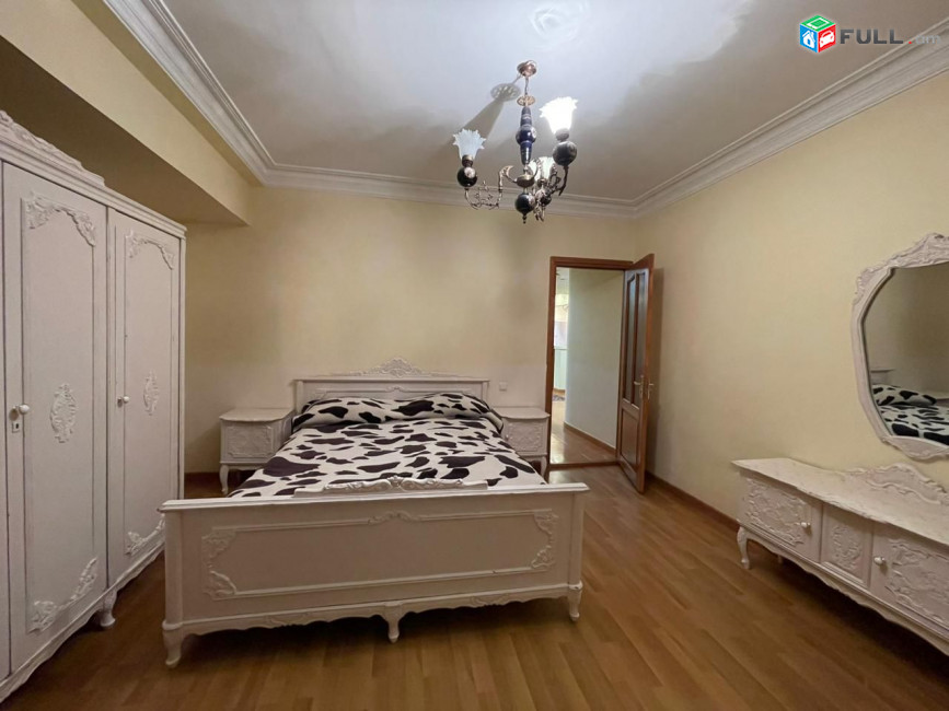 Կոդ 005598  Օրբելի փողոց 3 սեն. բնակարան 