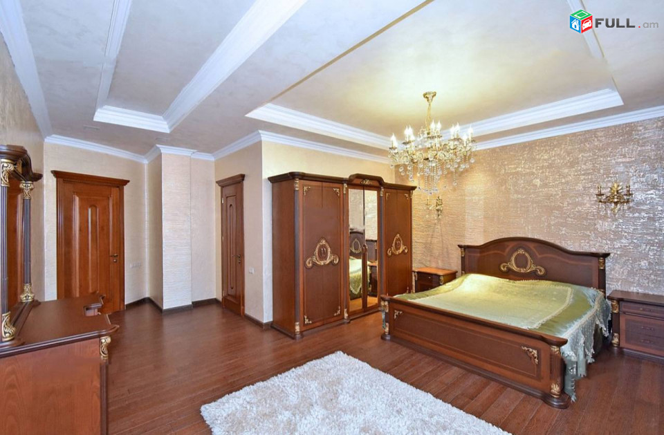 Կոդ 005597  Երկու հարկանի քարե տուն Խաչատուր Աբովյան 8-րդ փողոցում Ավանում, 350 ք.մ.