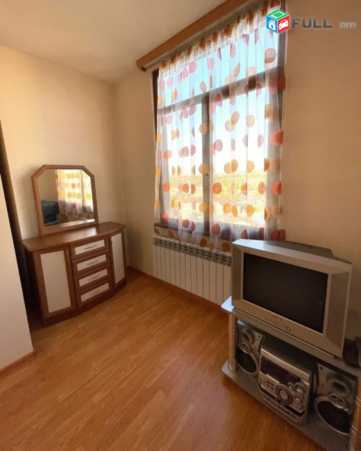 Կոդ 0055138  Գրիբոյեդով նորակառույց 3 սեն. բնակարան 