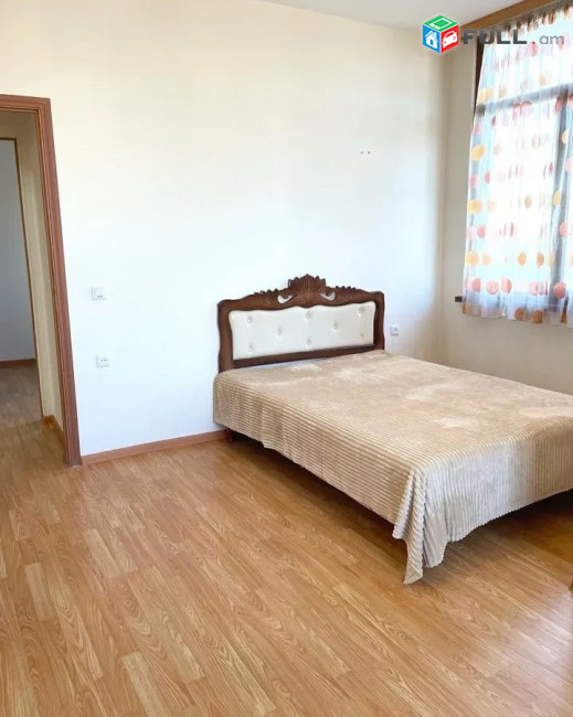 Կոդ 0055138  Գրիբոյեդով նորակառույց 3 սեն. բնակարան 