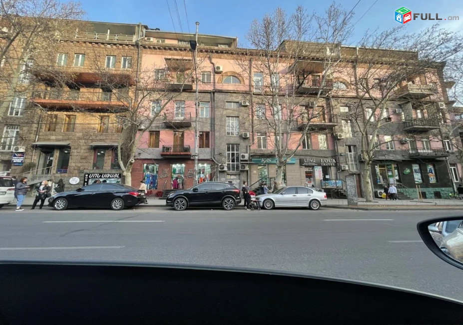 Կոդ 0055200  Բազմաֆունկցիոնալ գույք, Mashtots Avenue կենտրոնում, 130 ք.մ.