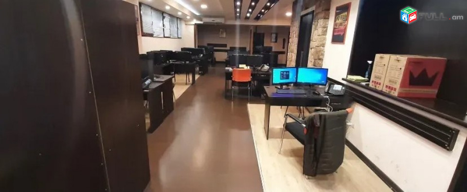 Կոդ 0055235  Գրասենյակային տարածք կենտրոնում, 174 ք.մ. Թումանյան Հանրապետության խաչմերուկ