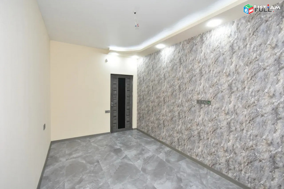 Կոդ 0055255  Երկու հարկանի քարե տուն Ռոստոմի փողոցում կենտրոնում, 200 ք.մ.