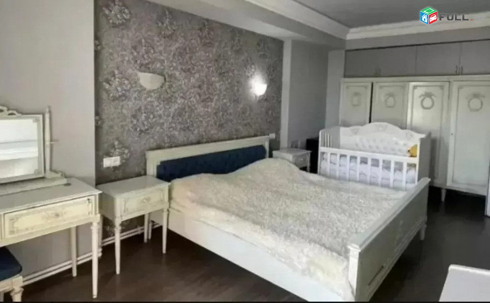 Կոդ 0055260  Արամ Խաչատրյան փողոց 3 սեն. բնակարան