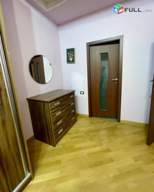 Կոդ 0055268  Արամի փողոց նորակառույց 3 սեն. բնակարան