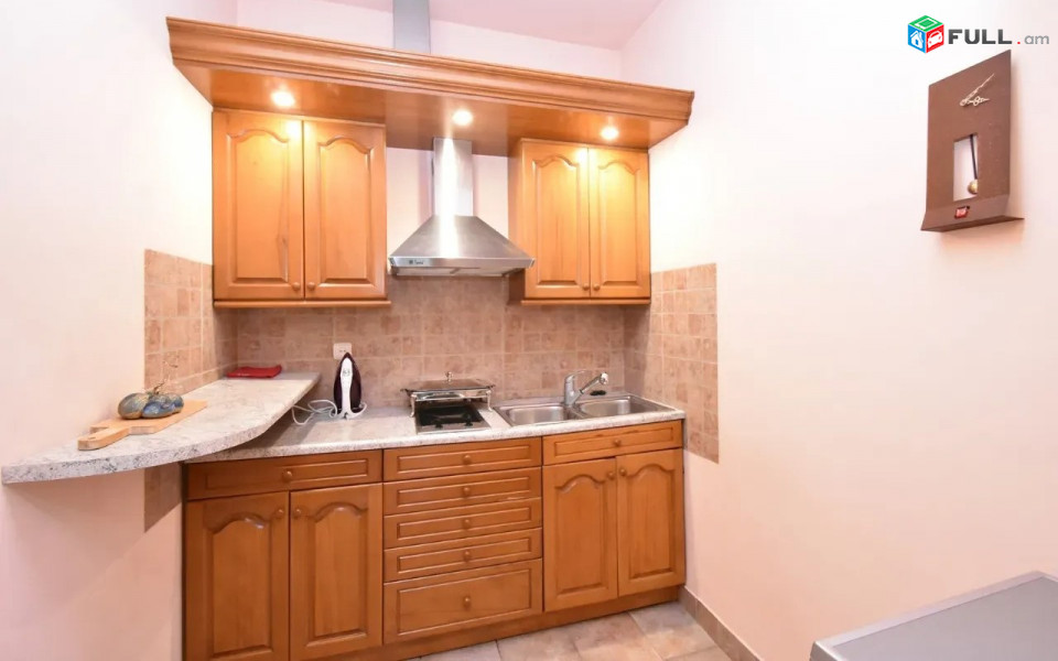Կոդ 0055300  Տերյան փողոց 3 սեն. բնակարան Օպերայի և Բալետի Թատրոնի հարեվանությամբ