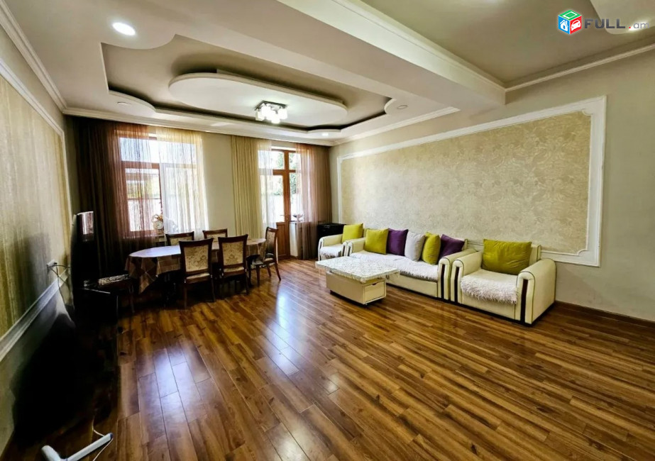 Կոդ 0055301  Երեք հարկանի տուն Սասունցի Դավթի փողոցում Էրեբունիում, 216 ք.մ.