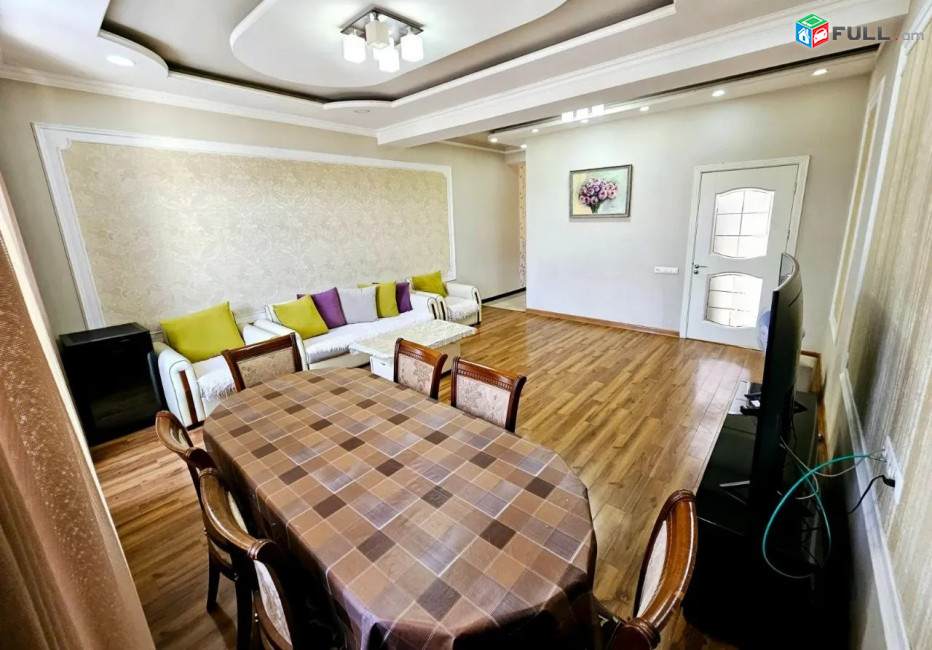 Կոդ 0055301  Երեք հարկանի տուն Սասունցի Դավթի փողոցում Էրեբունիում, 216 ք.մ.