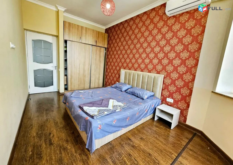 Կոդ 0055301  Երեք հարկանի տուն Սասունցի Դավթի փողոցում Էրեբունիում, 216 ք.մ.