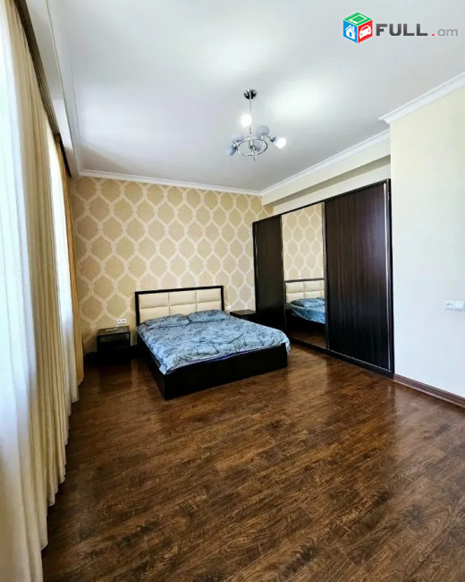 Կոդ 0055301  Երեք հարկանի տուն Սասունցի Դավթի փողոցում Էրեբունիում, 216 ք.մ.