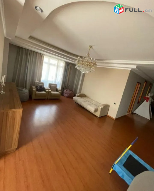 Կոդ 0055328  Աբովյան փողոց նորակառույց 4 սեն. բնակարան