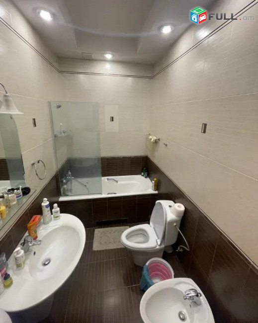 Կոդ 0055328  Աբովյան փողոց նորակառույց 4 սեն. բնակարան