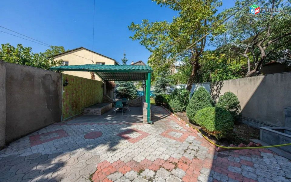 Կոդ 0055358  Երկու հարկանի քարե տուն Կարապետ Ուլնեցու փողոցում Քանաքեռ Զեյթունում, 160 ք.մ.