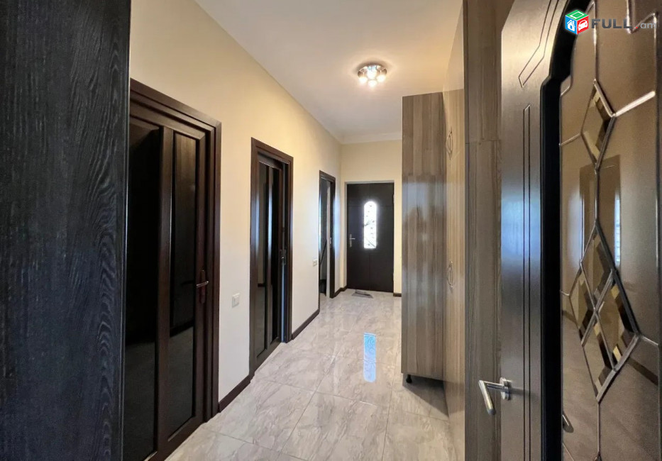 Կոդ KM81207  Երկու հարկանի քարե տուն Նոր Արեշի 7-րդ փողոցում Էրեբունիում, 280 քմ
