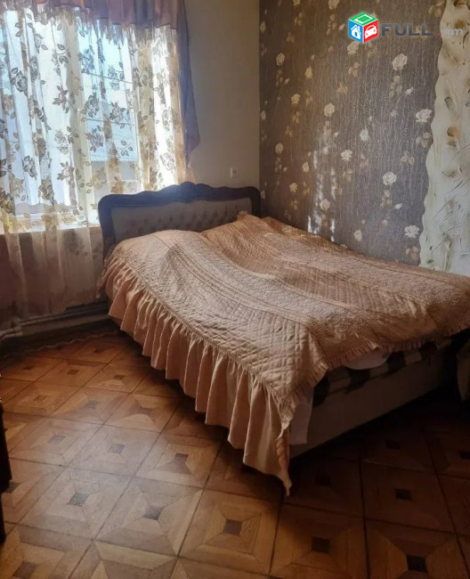 Կոդ KM81296  Երկու հարկանի քարե տուն Մանուշյան փողոցում Արաբկիրում, 120 քմ, կապիտալ վերանորոգված