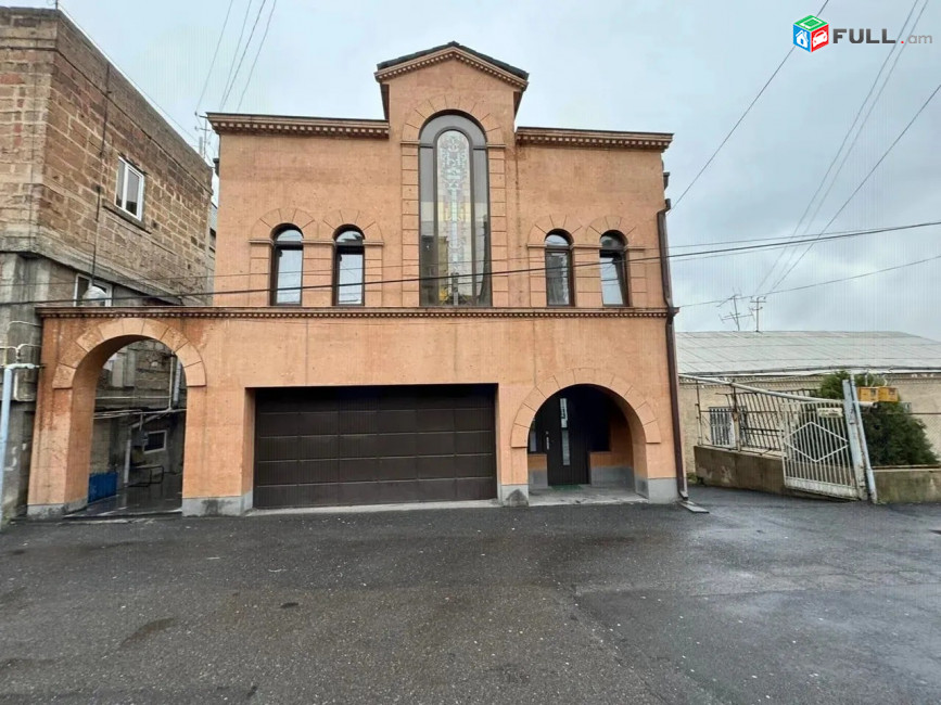 Կոդ KM81309  Երեք հարկանի քարե տուն Սոս Սարգսյան փողոցում Արաբկիրում, 385 քմ, 3+ սանհանգույց