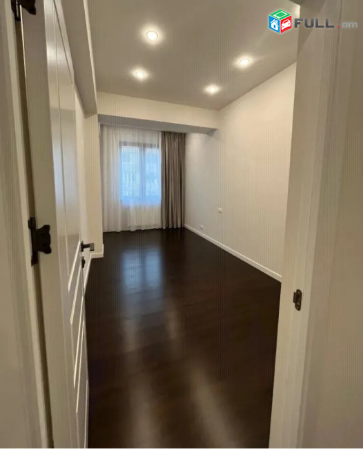 Կոդ KM81315  Վիկտոր Համբարձումյան փողոց 4 սեն. բնակարան նորակառույց