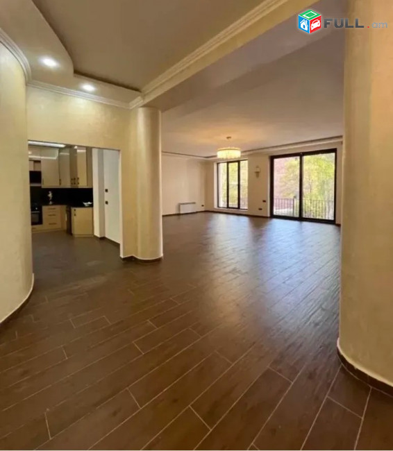 Կոդ KM81335  Երեք հարկանի տուն Արաբկիրի 17-րդ փողոցում Արաբկիրում, 360 քմ, 3+ սանհանգույց, կապիտալ վերանորոգված