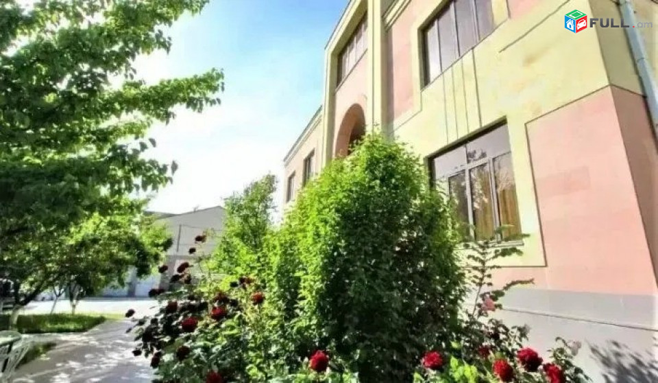 Կոդ KM81408  Երեք հարկանի տուն Բաբայան փողոցում Արաբկիրում, 1450 ք.մ., 3+ սանհանգույց, կապիտալ վերանորոգված