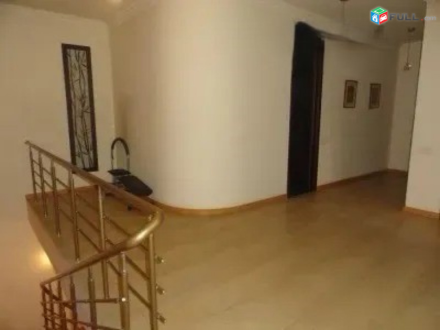 Կոդ KM81451  Մաշտոցի պողոտա 5 սեն. բնակարան