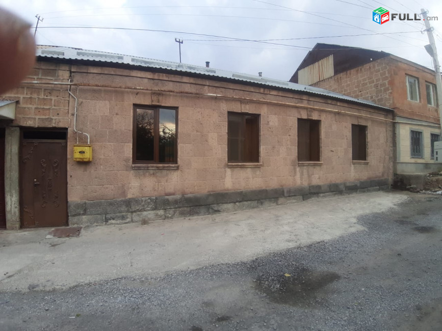 Վաճառվում է 4 սենյականոց Տուն, Փարաքարում 