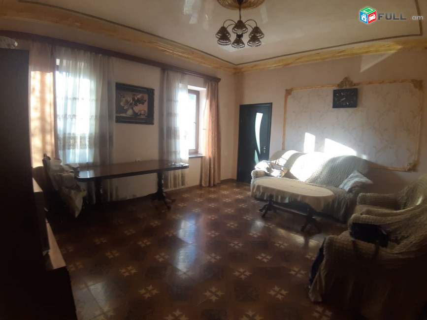 Վաճառվում է 4 սենյականոց Տուն, Փարաքարում 
