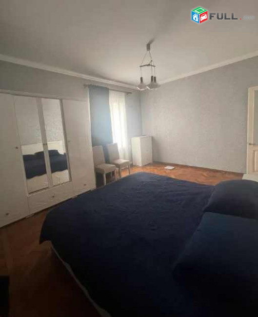 2 սենյականոց բնակարան Աղայան փողոցում, 75 ք.մ., բարձր առաստաղներ, մասնակի վերանորոգում, քարե շենք