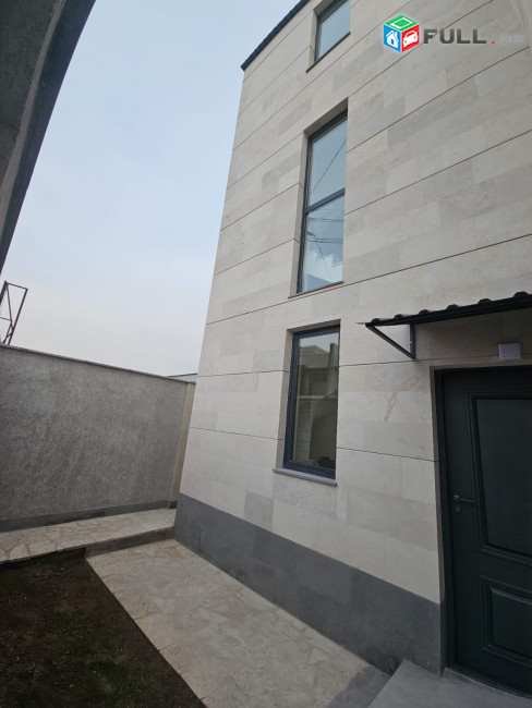 Դավիթաշեն Մելքումովի փողոց,  3–հարկանի Նորակառույց Առանձնատունը 230քմ., 