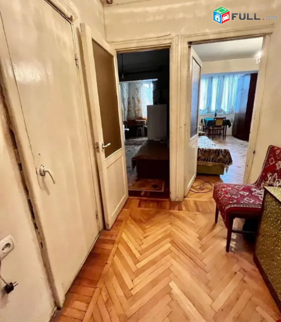 Զեյթուն Դրոի փողոց 1 սենյակ, քարե շենք 46քմ, 5/4հարկ, Շատրվաների Այգու մոտ