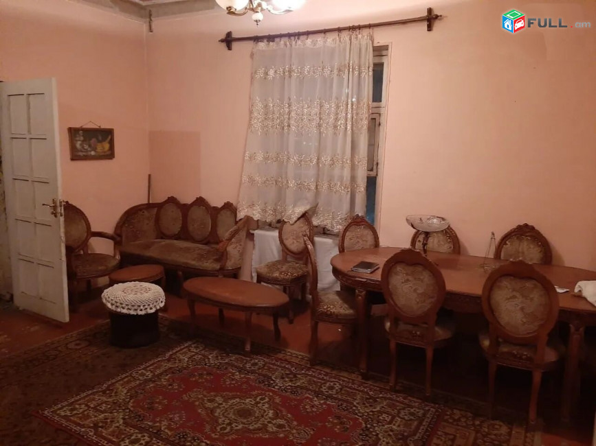 Վաճառվում է բնակարան Էրեբունի վարչական շրջանում,  Տիգրան Մեցի պողոտա  1-ին գիծ, Ստալինյան նաղագիծ Քրիստաֆոր խաչմերուկ, 2սենյակ, 63քմ, 4/4հարկ