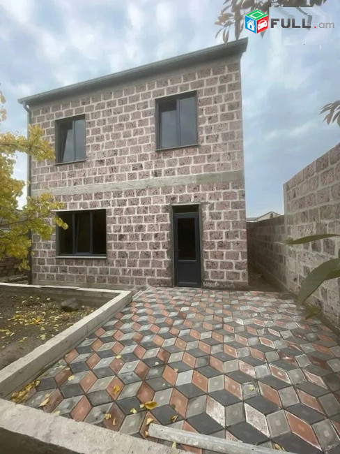 Վաճառվում է Առանձնատուն Կոտայքի մարզում, Զովունի Նորակառույց Առանձնատուն, Զորամասի հարևանությամբ, 2–հարկ յուրաքանչյուր հարկը 65քմ, ընդանուր135քմ, գաջված, հողի մակերեսը 250քմ,