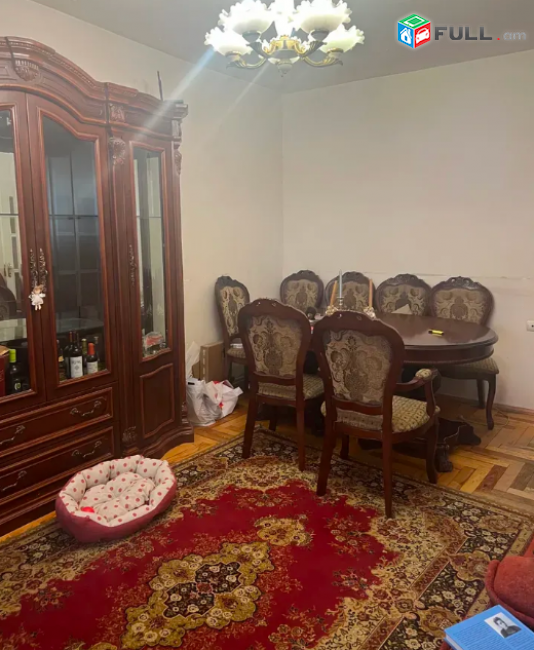 Վաճառվում է բնակարան Արաբկիր վարչական շրջանում,  Մամիկոնյանց փողոց Վրացակյան խաչմերում, 3սենյակ, 74քմ, 5/5հարկ, 