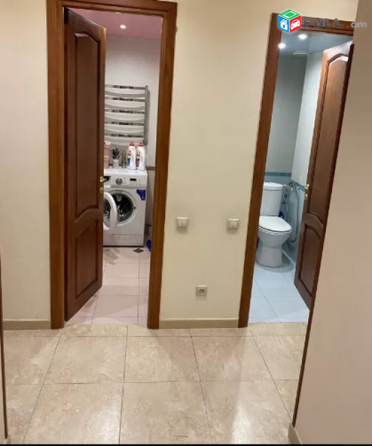 3 սենյականոց բնակարան փոքր կենտրոնում