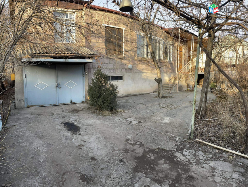 Երկու հարկանի քարե տուն Առինջեցու փողոցում