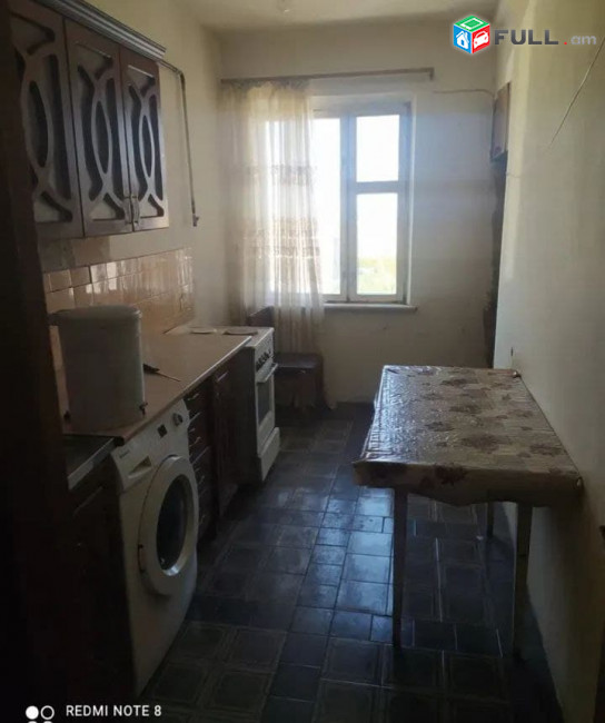 Տրվում է վարձով 3 սենյականոց բնակարան, Նազարբեկյան թաղամաս, 