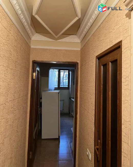 3 սենյականոց բնակարան Լենինգրադյան փողոցում