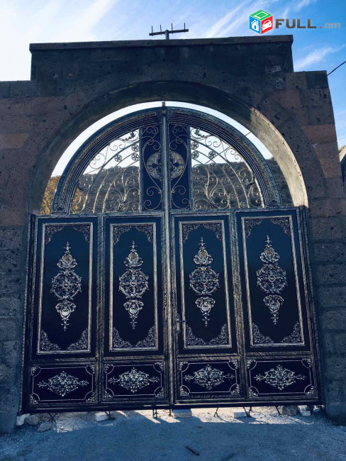 Դարպաս դռներ