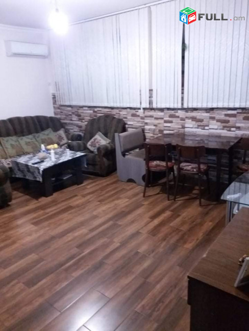 Վաճառվում է 3 սենյականոց բնակարան