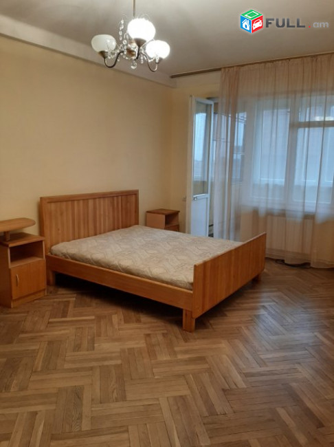 Сдается 3-комн. квартира, Gyulbenkyan St, 100 кв.м.,  4/10 этаж, капитальный ремонт