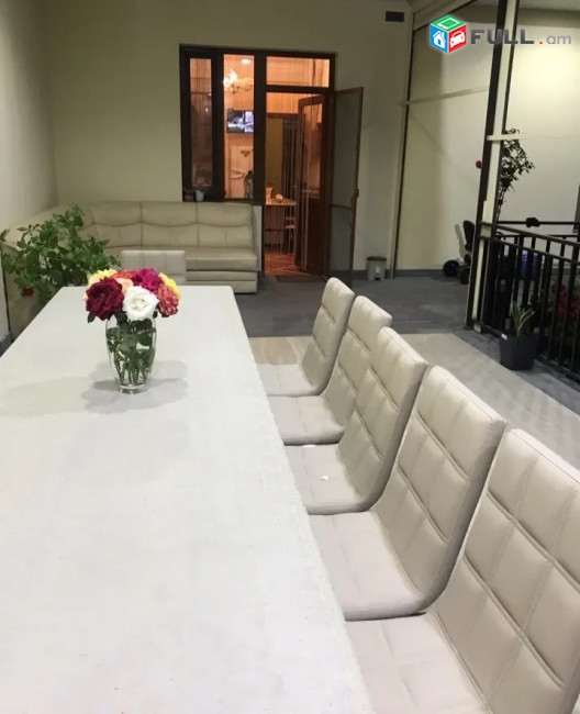  Վարձով Ատանձանատուն լողավազանաով 