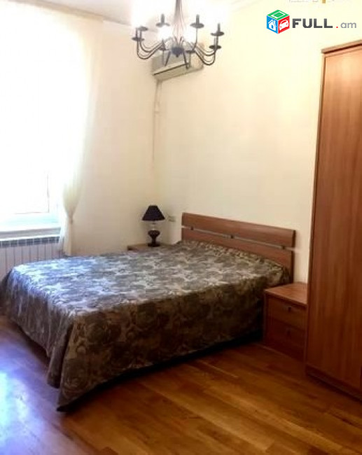 AV0027 Վարձով է տրվում 3 սենյականոց բնակարան Տերյան փողոցում
