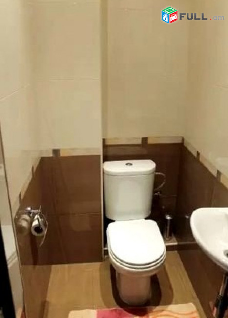 AV0048 Վարձով է տրվում 3 սենյականոց բնակարան Թումանյան փողոցում