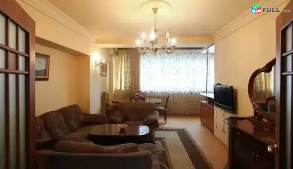 AV0065 Վարձով է տրվում 3 սենյականոց բնակարան Մոսկովյան փողոցում