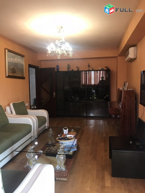 AV0078 Վարձով է տրվում 2 սենյականոց բնակարան Պարոնյան փողոցում
